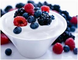 greek-yogurt-plain-with-fruit