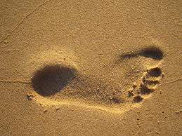 footprint-in-sand-beach