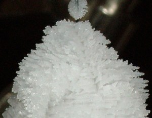 pretty-sodium-chloride-table-salt-crystals