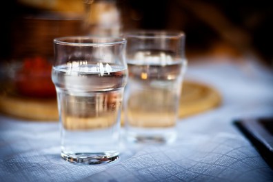 glasses-of-water-for-ingestion-of-thyroid-medication
