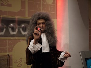 issac-newton-wax-sculpture-his-mane-is awesome