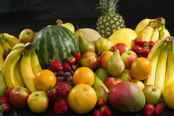 organic-fruits-display