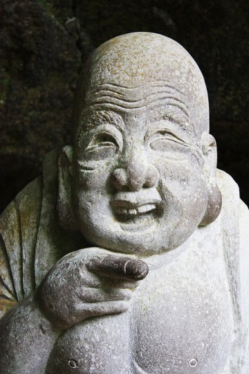 positivity-in-stone-god-of-happiness-at-ja-chi-ji-temple
