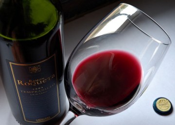 wine-glass-bottle-health-benefits-red-wine-antioxidants